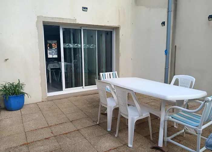 Hébergement de vacances Maison De à 300m De La à - 6 Pers, Terrasse, Parking, Proche Forêt - Fr-1-476-167 *